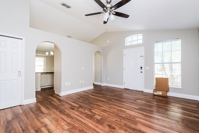 Building Photo - 1048 Brenton Leaf Dr
