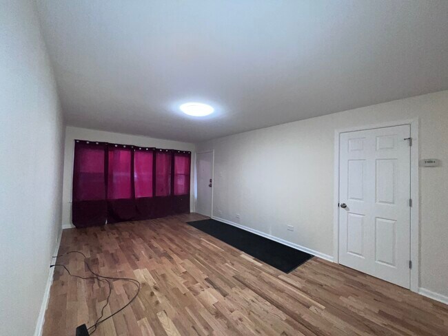 Foto del edificio - 8919 S Muskegon Ave