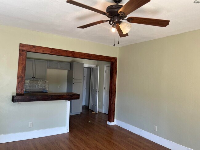 Foto del edificio - 2204 Ave J