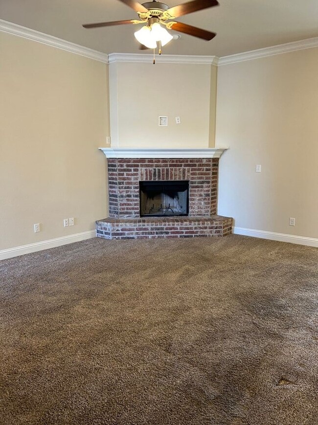 Building Photo - 9312 Sagebrush Ave