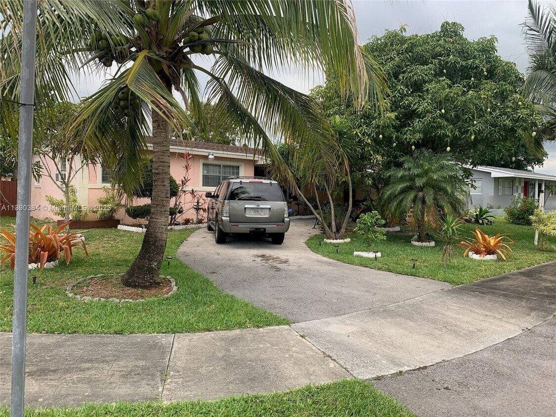 Foto del edificio - 1930 NW 188th Terrace