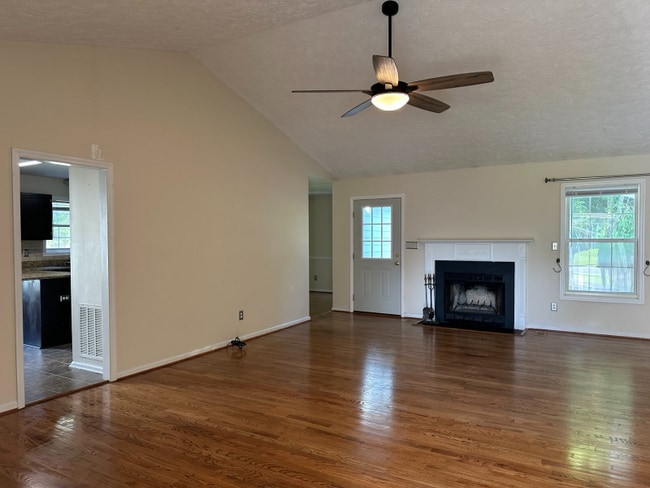 Building Photo - 8400 English Saddle Dr