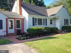 Building Photo - 102 Gurney Dr