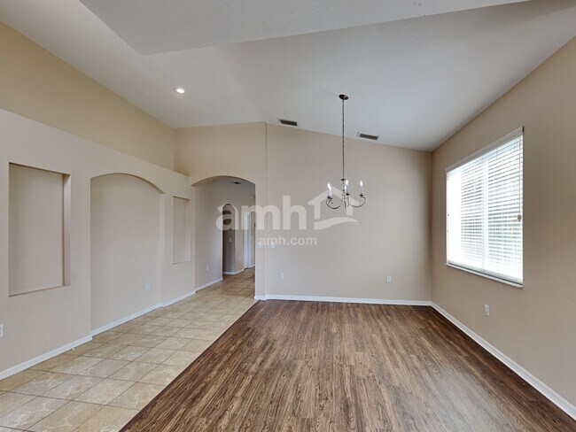 Building Photo - 5928 Bramble Bush Court