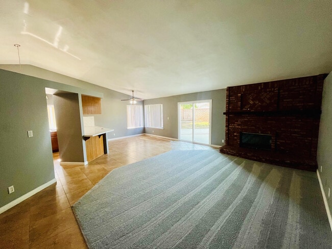 Building Photo - 4645 Alojar Ln