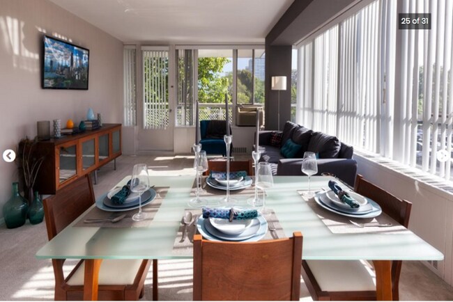 Foto del edificio - 535 E 33rd Pl