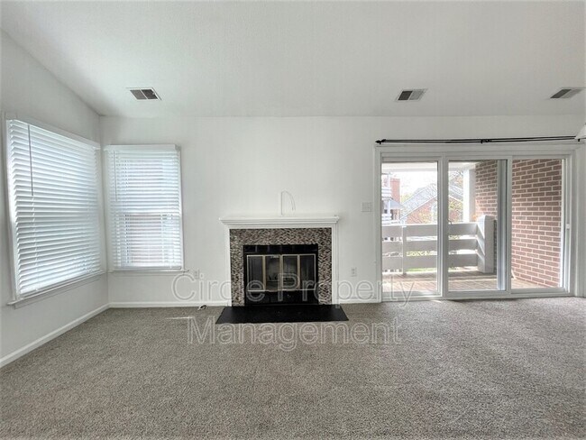 Building Photo - 7598 Lakeside Village Dr