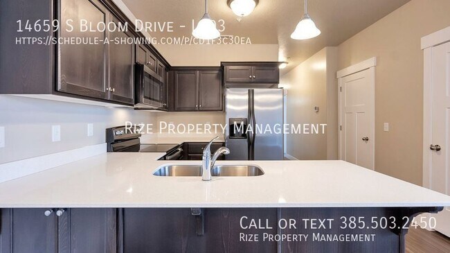Foto del edificio - 14659 Bloom Dr