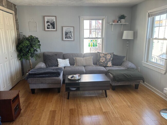 Photo - South Boston 2 Bed – Renovated – Pet Friendly – Hardwood Floors – 9/1 Apartment