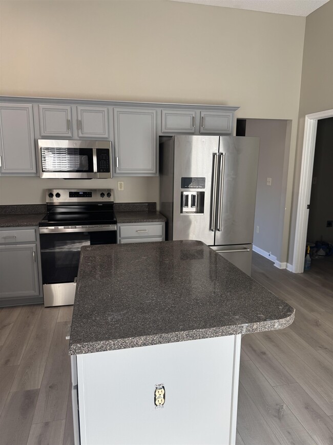 Building Photo - 4929 Whitfall Cove S