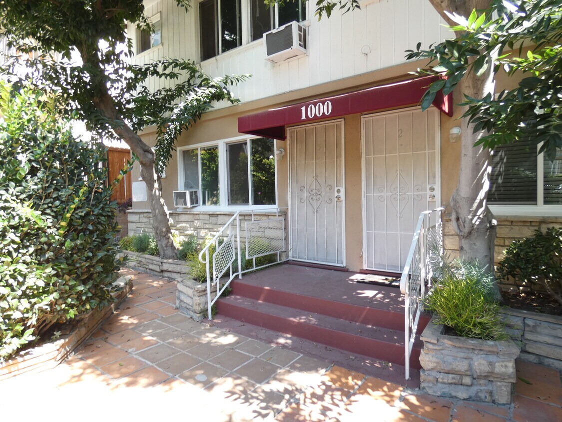 Primary Photo - 1000 Palm Ave