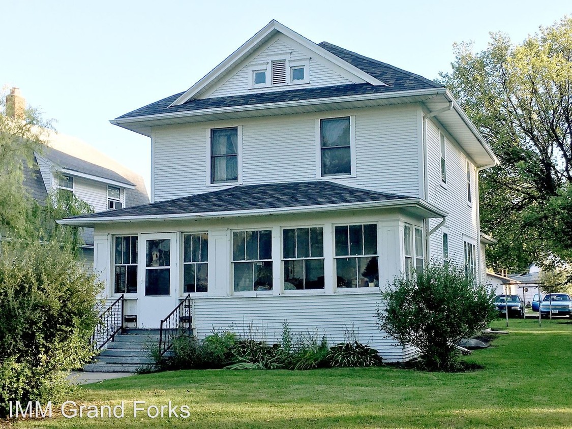 Primary Photo - 1413 University Ave