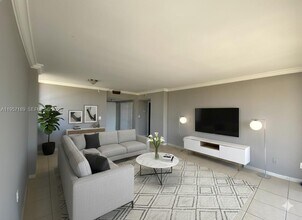 Building Photo - 1470 NE 123rd St