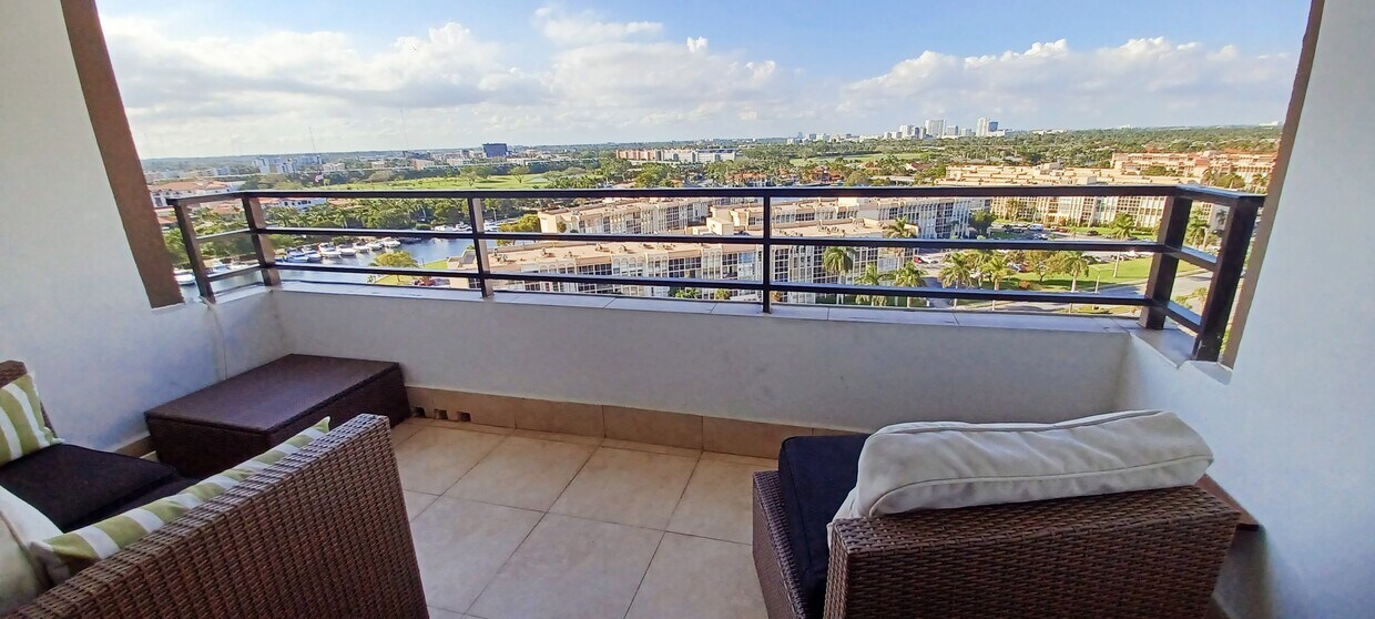 Foto principal - 500 Three Islands Blvd