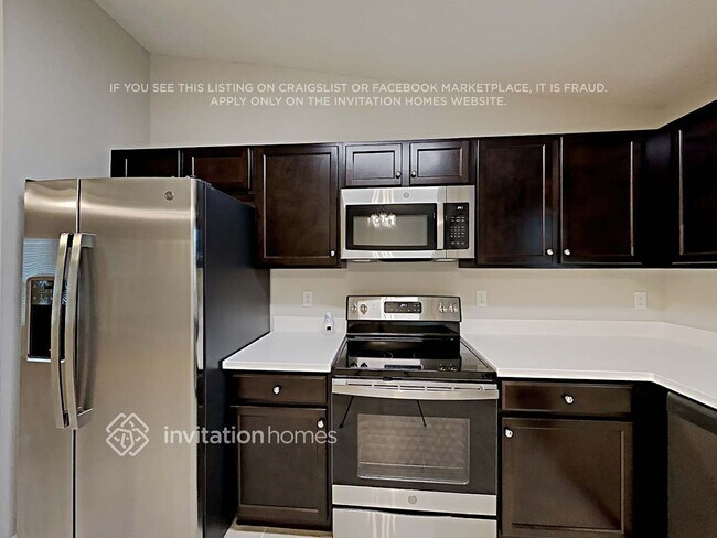 Foto del edificio - 550 SE Whitmore Dr