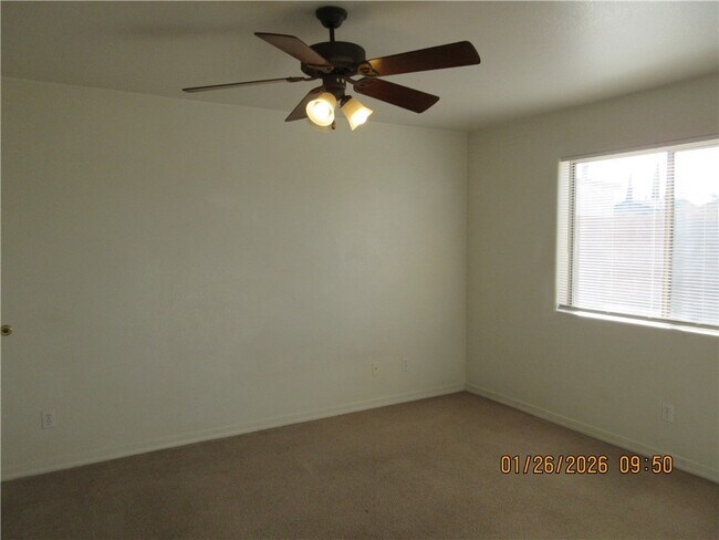 Foto del edificio - 2704 Louise Ave