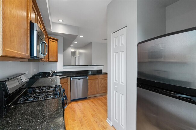 Foto del edificio - 7717 N Marshfield Ave