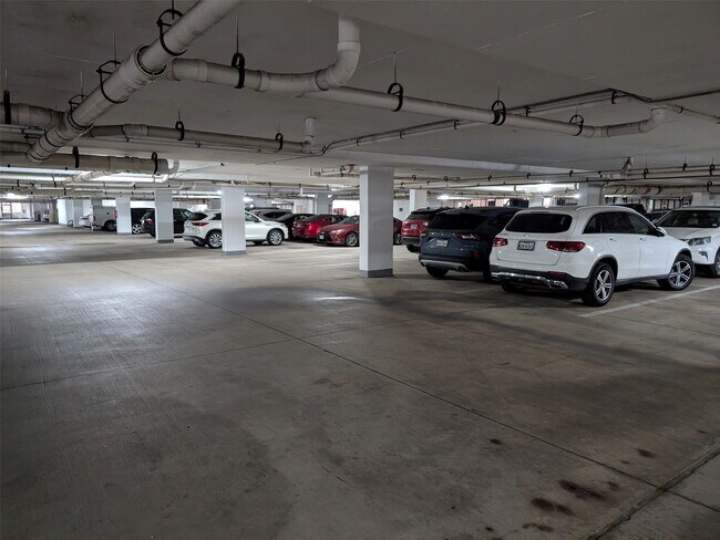 Foto del edificio - 2400 McCue Rd