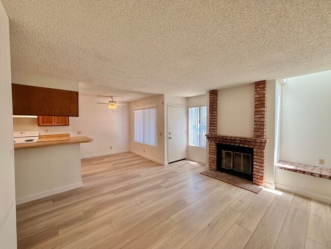Building Photo - Spacious 2bd/2ba Home Nestled between North Park and Mission Valley