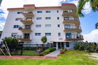 Building Photo - 7150 Indian Creek Dr