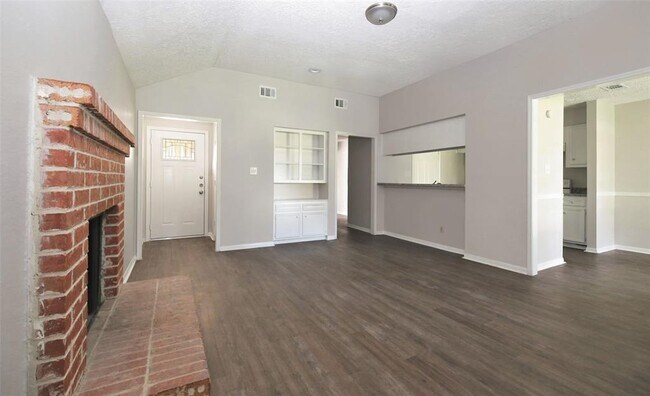 Building Photo - 13611 Ravensway Dr