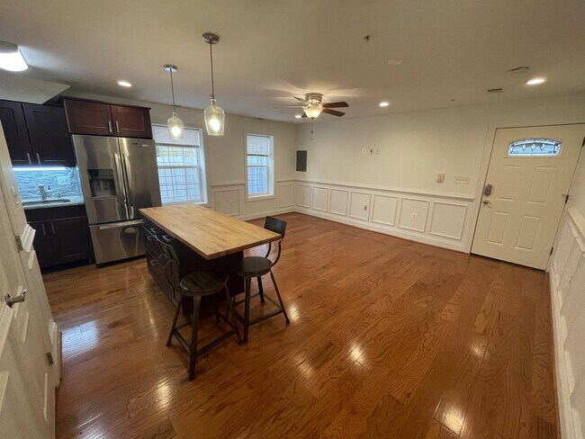 Foto del edificio - 754 Park Rd NW