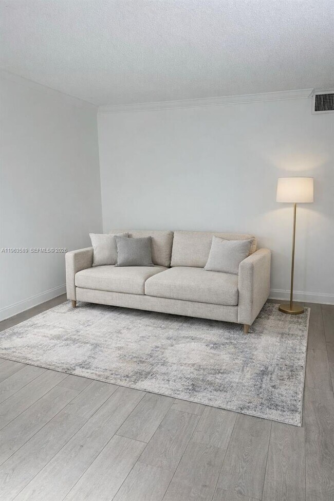 Building Photo - 2008 Jackson St