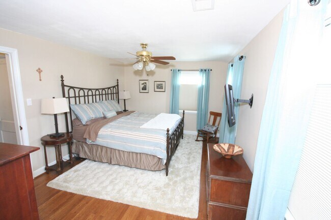 Building Photo - 2626 N Quantico St