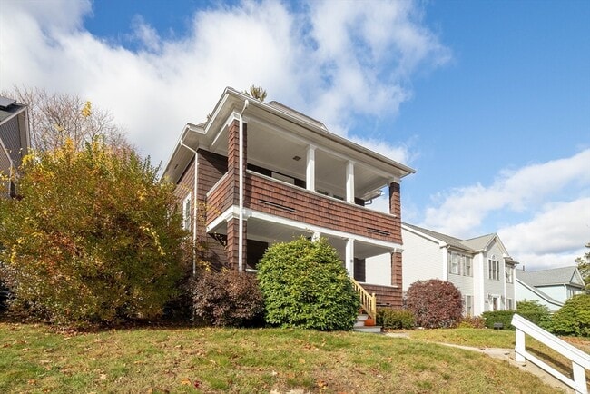 Building Photo - 15 Rosemont Rd