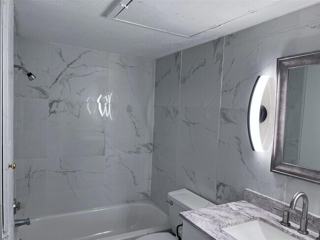 Foto del edificio - 5050 Matilda St