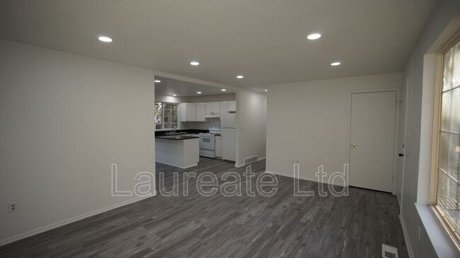 Foto del edificio - 15559 E Bates Ave
