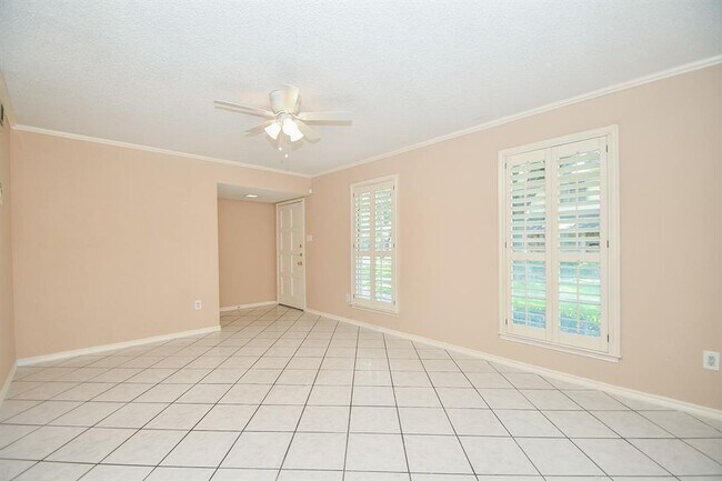 Foto del edificio - 10484 Hammerly Blvd