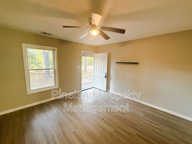 Building Photo - 6410 Rockford Dr