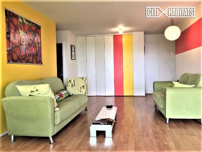 Foto del edificio - 2550 Olinville Ave
