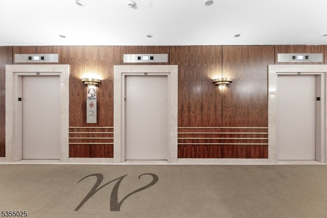 Foto del edificio - 200 Winston Dr