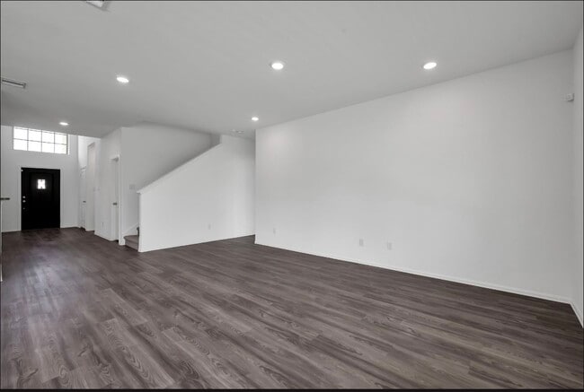 Building Photo - 19179 Pinewood Grove Trl