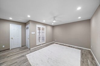 Building Photo - 1311 Antoine Dr