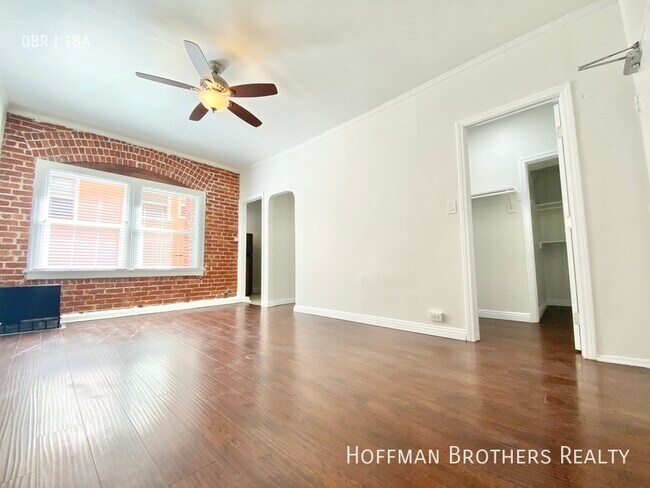 Building Photo - 202 S Kenmore Ave