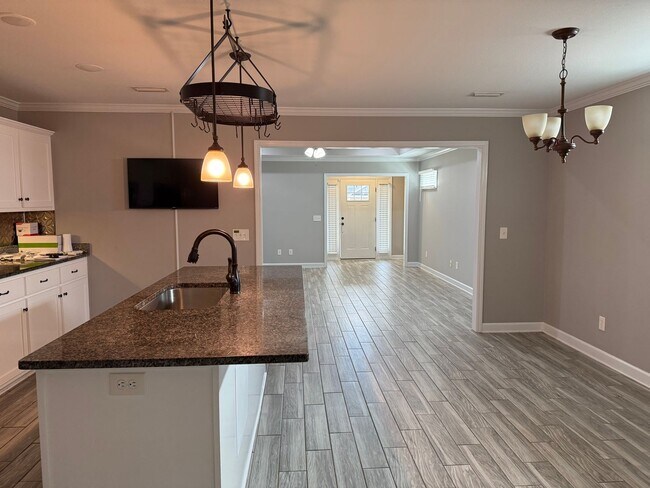 Building Photo - 157 Cody Dr