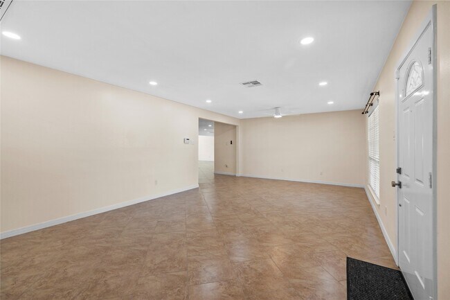 Foto del edificio - 10055 Westview Dr