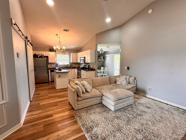 Foto del edificio - 346 Mizzen Ln