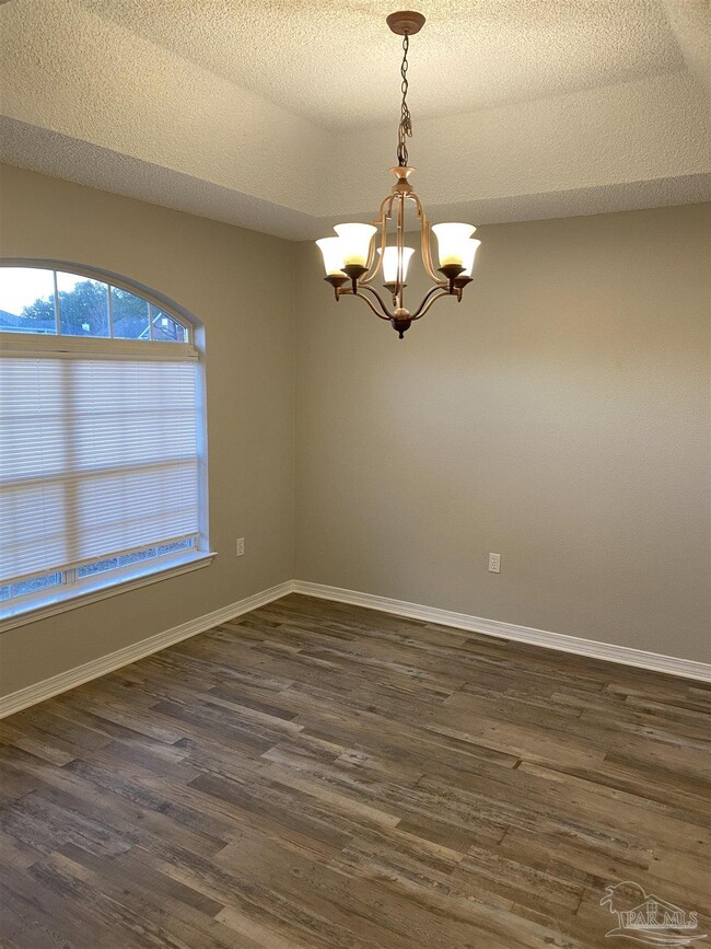 Building Photo - 5162 Brookside Dr