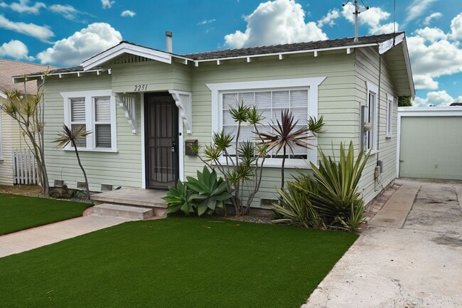 Building Photo - Charming 1 Bedroom Cottage in Ocean Beach