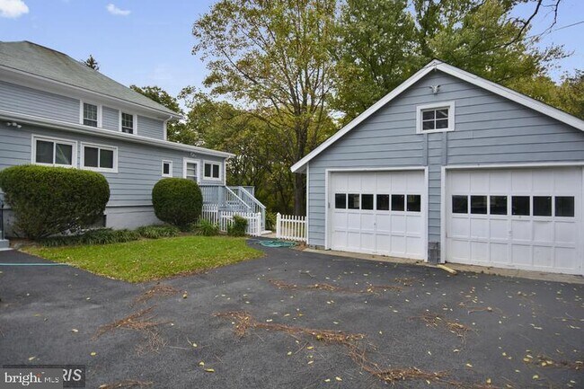 Foto del edificio - 2447 Gallows Rd
