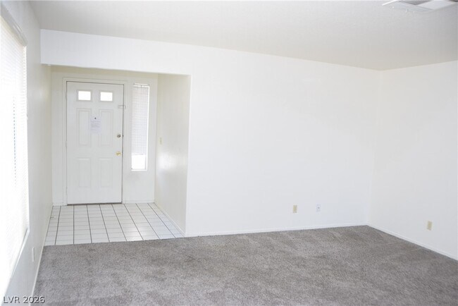 Foto del edificio - 1360 Pacific Terrace Dr