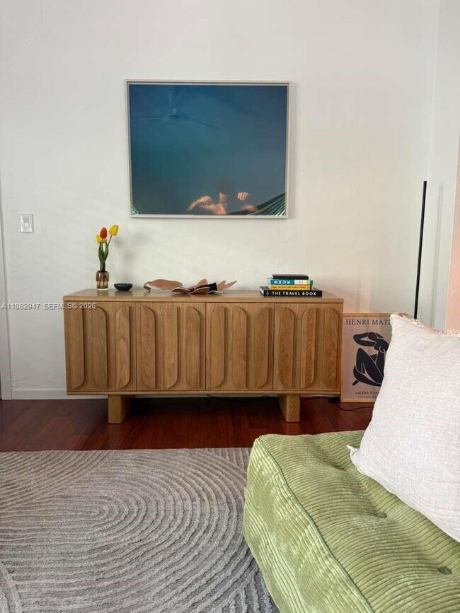 Building Photo - 901 Meridian Ave