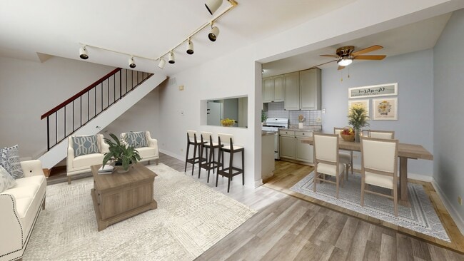 Foto del edificio - 368 Farmingdale Cir