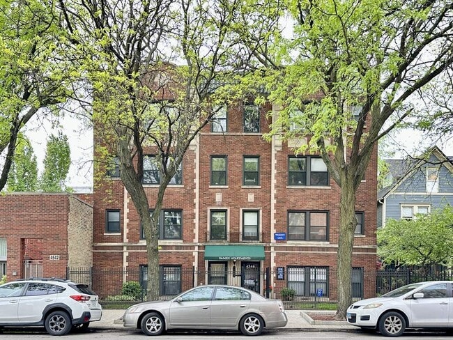 Building Photo - 4349 N Damen Ave