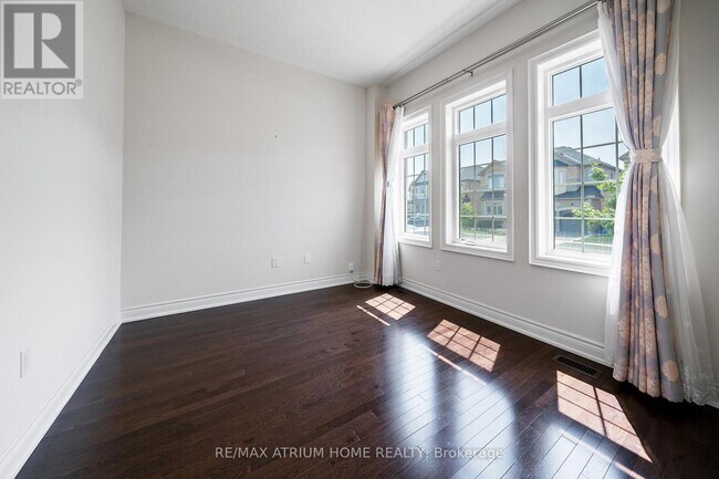 Building Photo - 3320 Meadow Marsh Cres