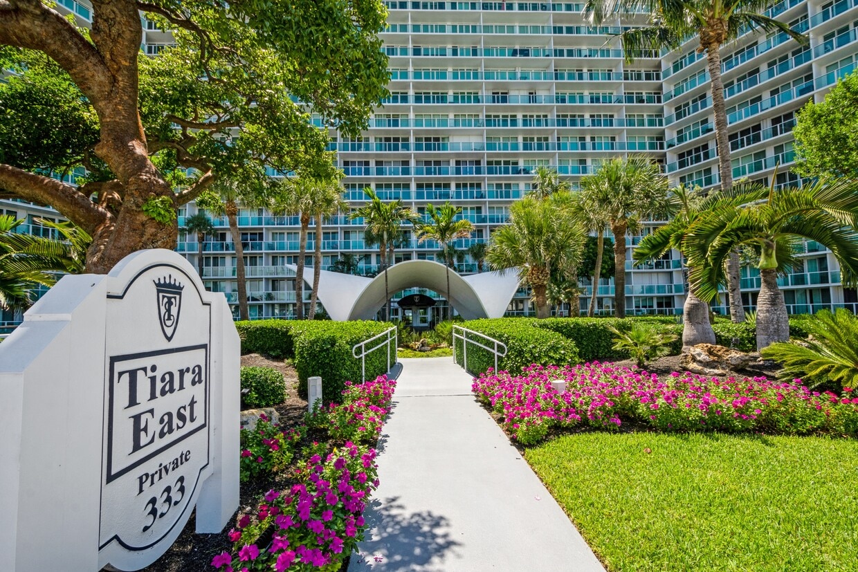 Building Photo - 333 N Ocean Dr